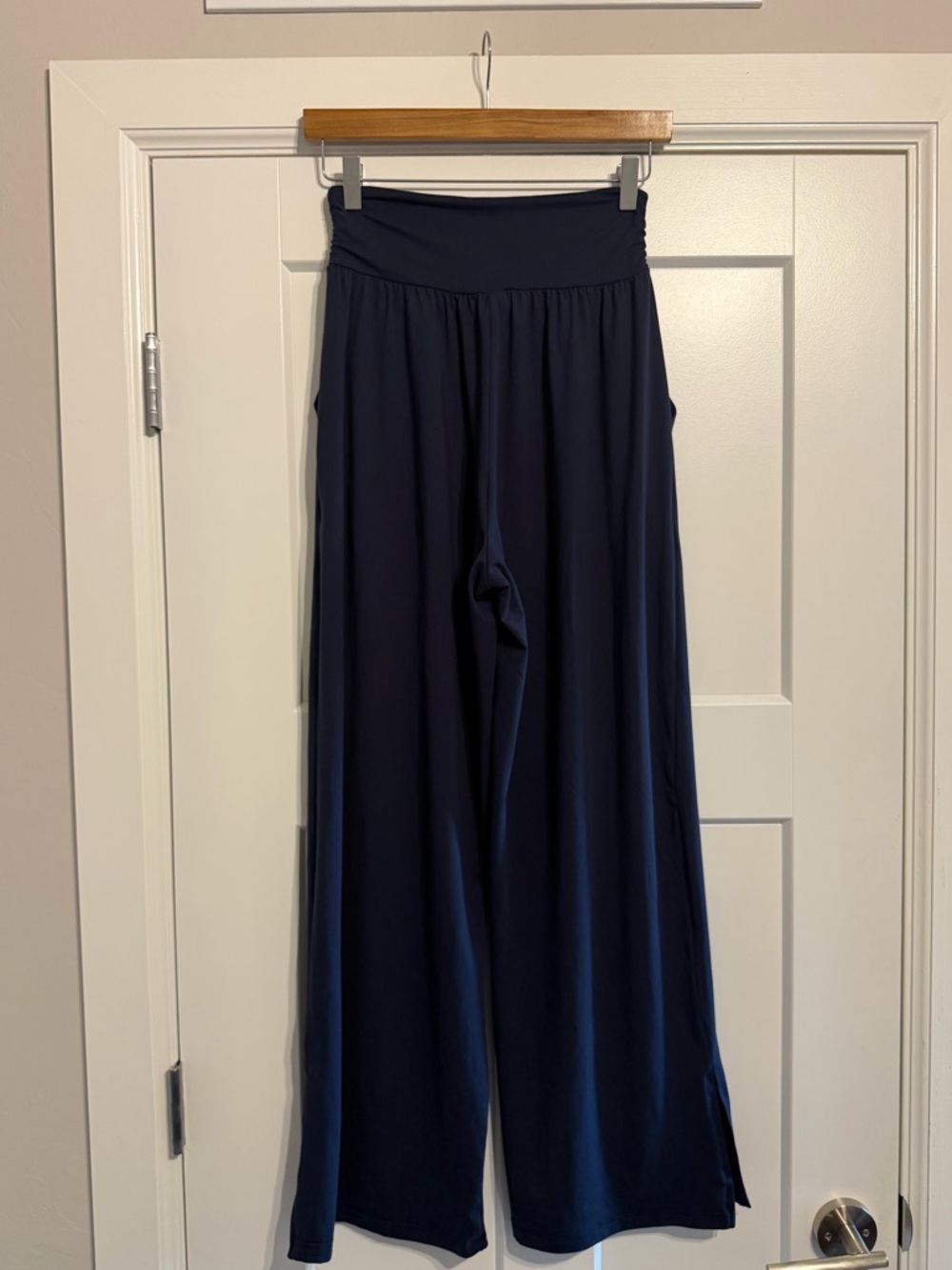 UEU Navy Wide-Leg Yoga Lounge Pants with Side Pockets - Picture 9 of 14
